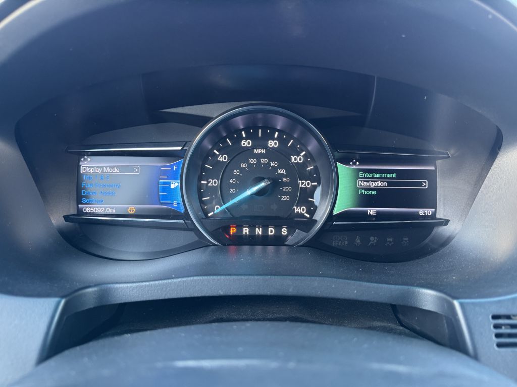 Photo 13 of this FORD EXPLORER
