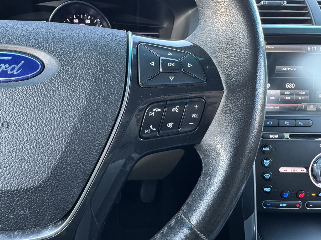 Photo 16 of this FORD EXPLORER