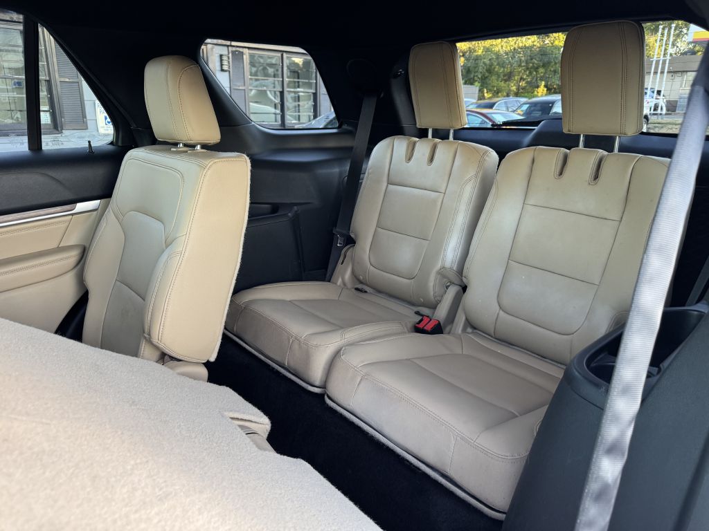 Photo 27 of this FORD EXPLORER
