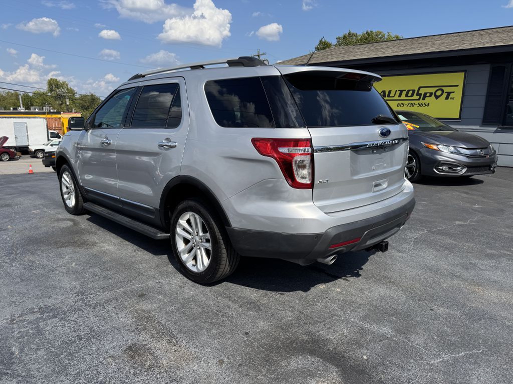 Photo 6 of this FORD EXPLORER