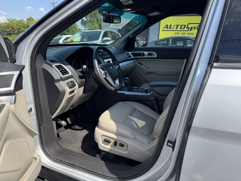 Photo 10 of this FORD EXPLORER
