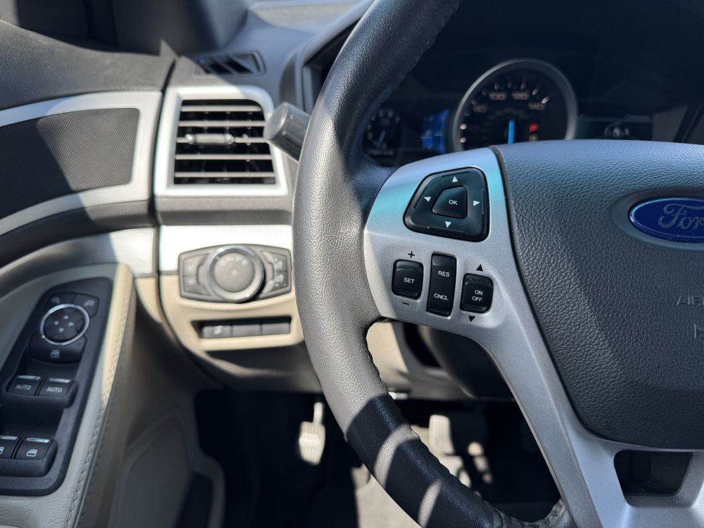Photo 14 of this FORD EXPLORER
