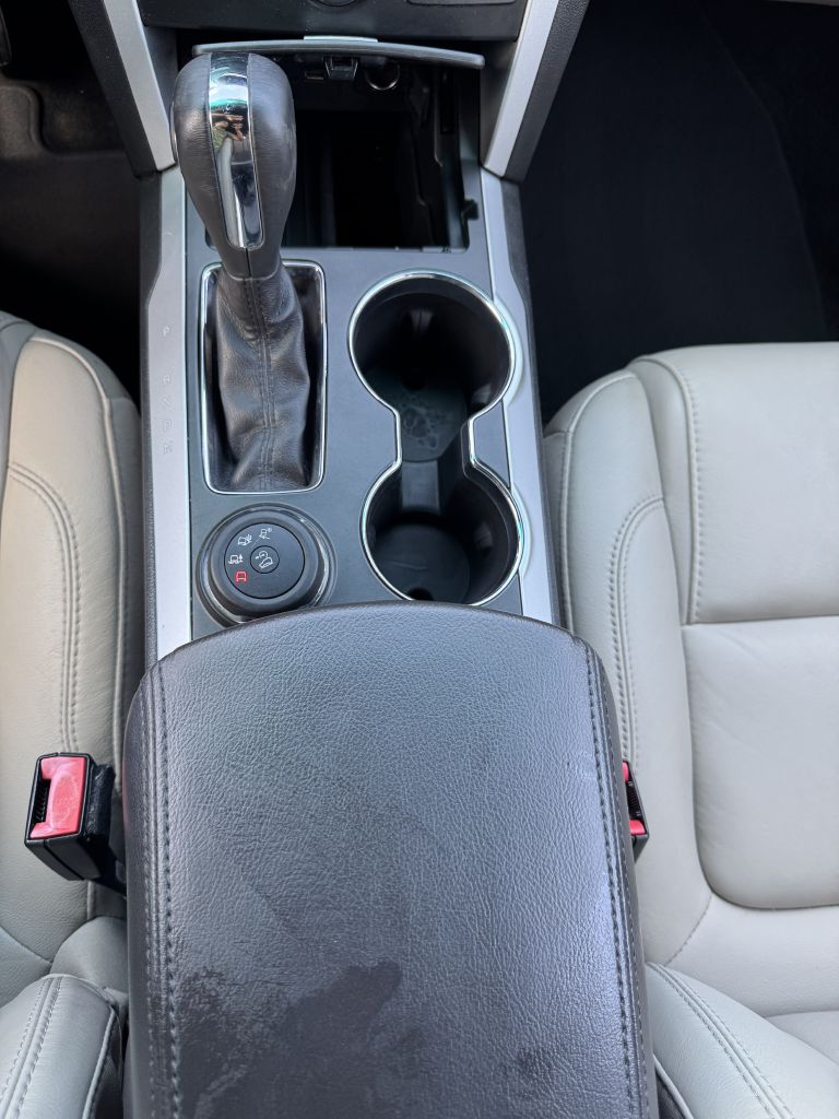 Photo 18 of this FORD EXPLORER