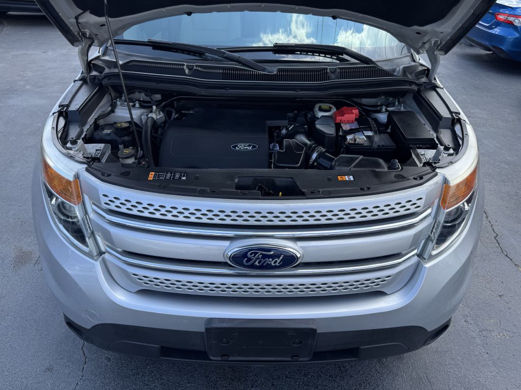 Photo 19 of this FORD EXPLORER