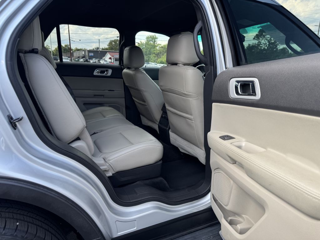 Photo 24 of this FORD EXPLORER