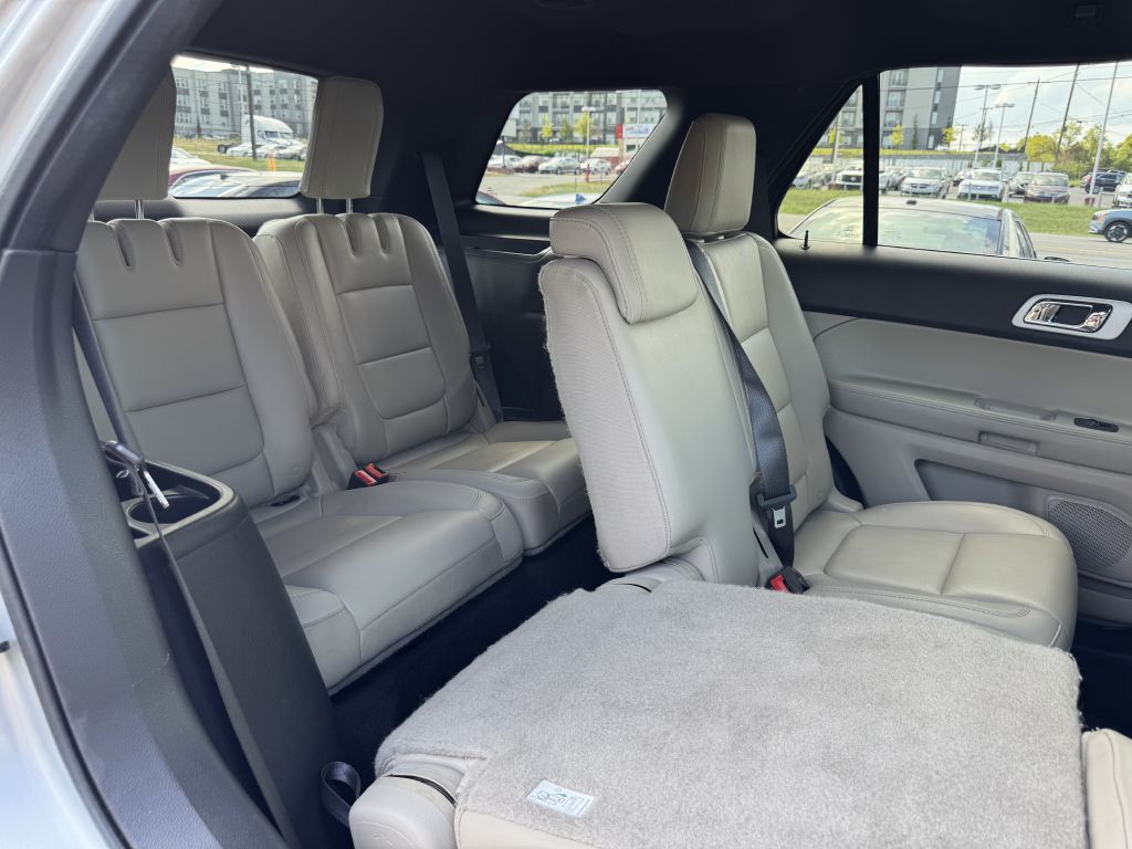 Photo 25 of this FORD EXPLORER