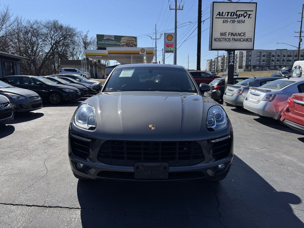 Photo 2 of this PORSCHE MACAN
