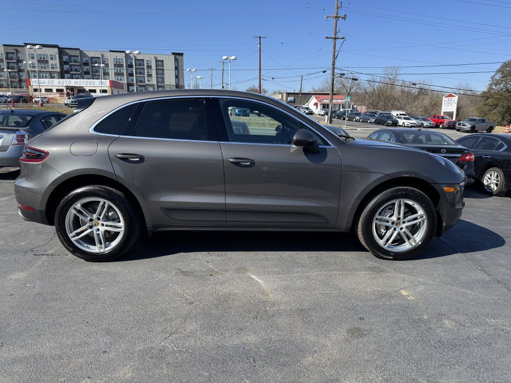 Photo 8 of this PORSCHE MACAN