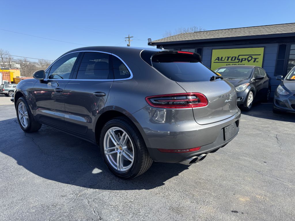 Photo 6 of this PORSCHE MACAN