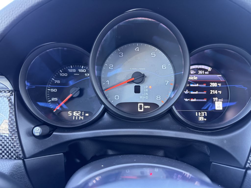 Photo 12 of this PORSCHE MACAN
