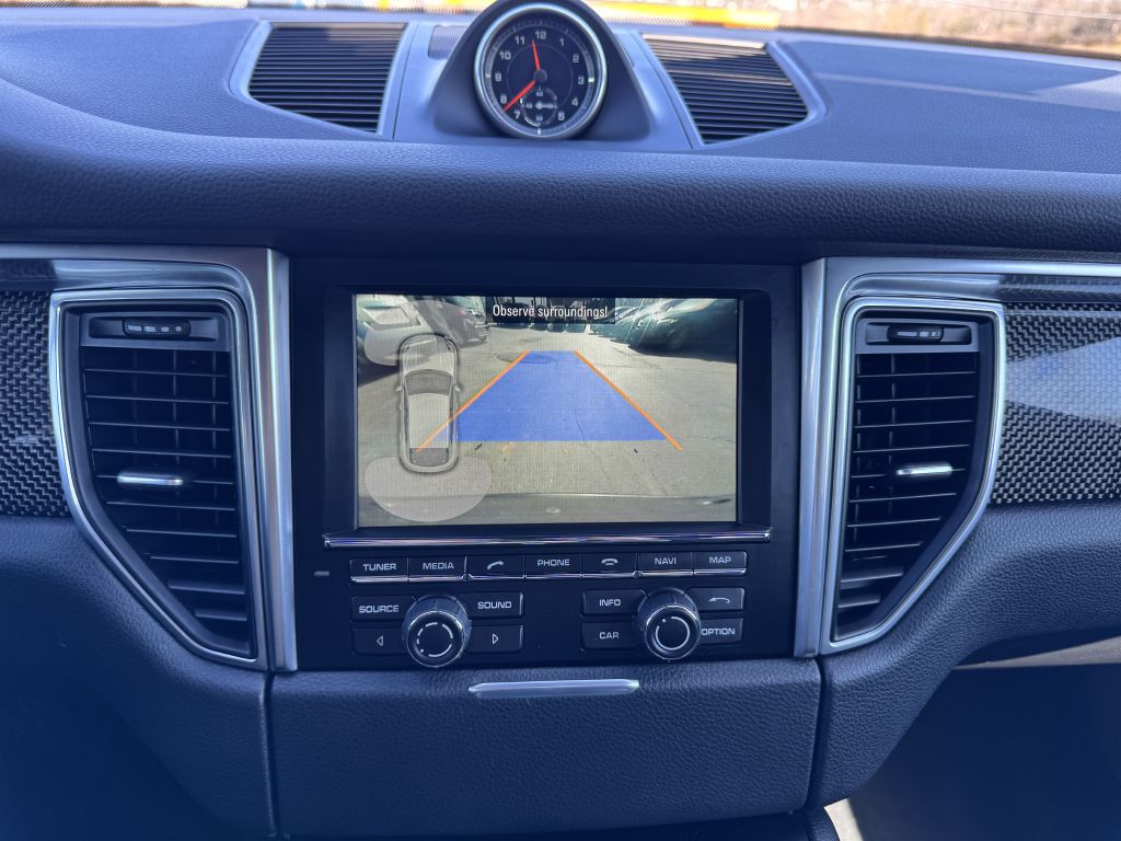 Photo 18 of this PORSCHE MACAN