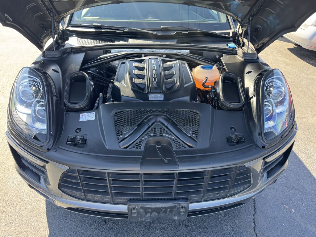 Photo 21 of this PORSCHE MACAN