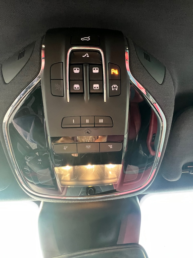 Photo 17 of this MASERATI LEVANTE