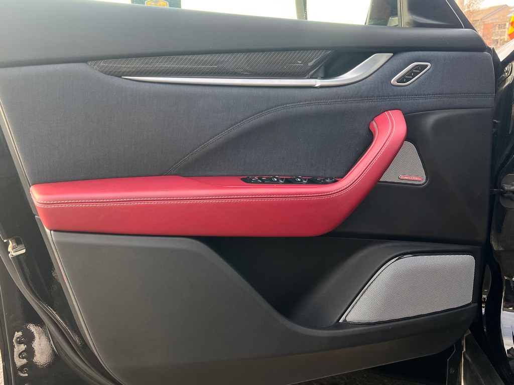 Photo 6 of this MASERATI LEVANTE
