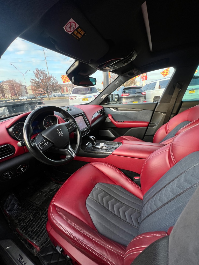 Photo 7 of this MASERATI LEVANTE