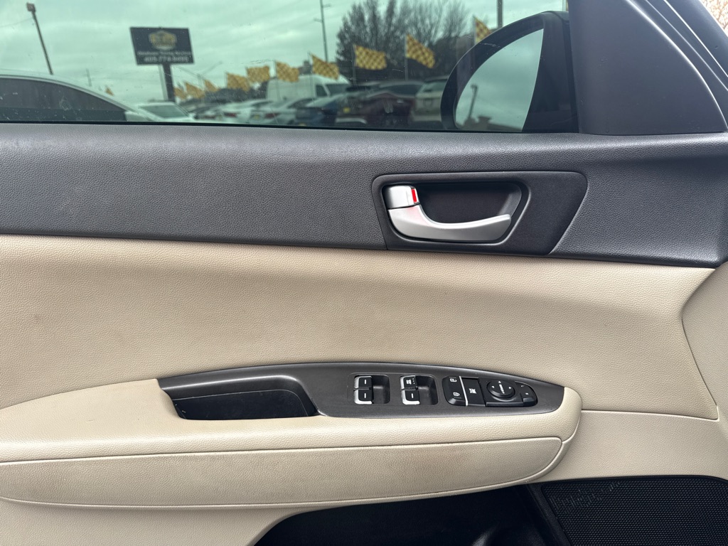 Photo 9 of this KIA OPTIMA