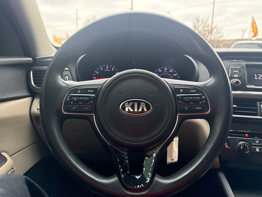 Photo 11 of this KIA OPTIMA