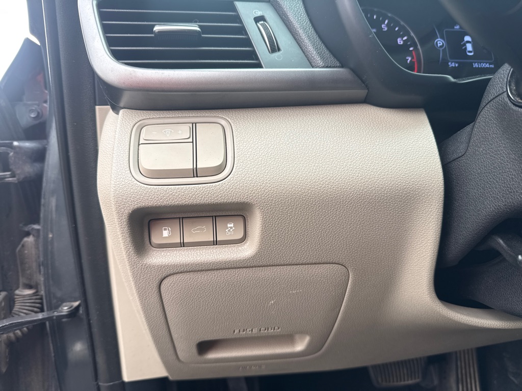 Photo 10 of this KIA OPTIMA