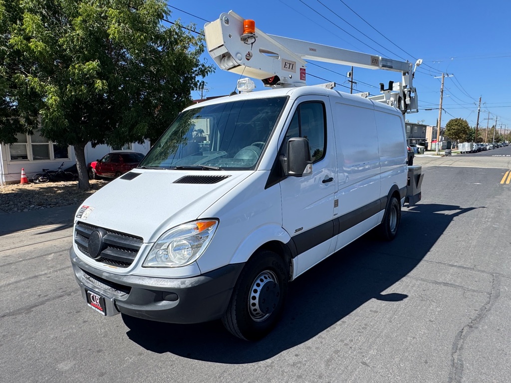 Photo 2 of this MERCEDES-BENZ SPRINTER