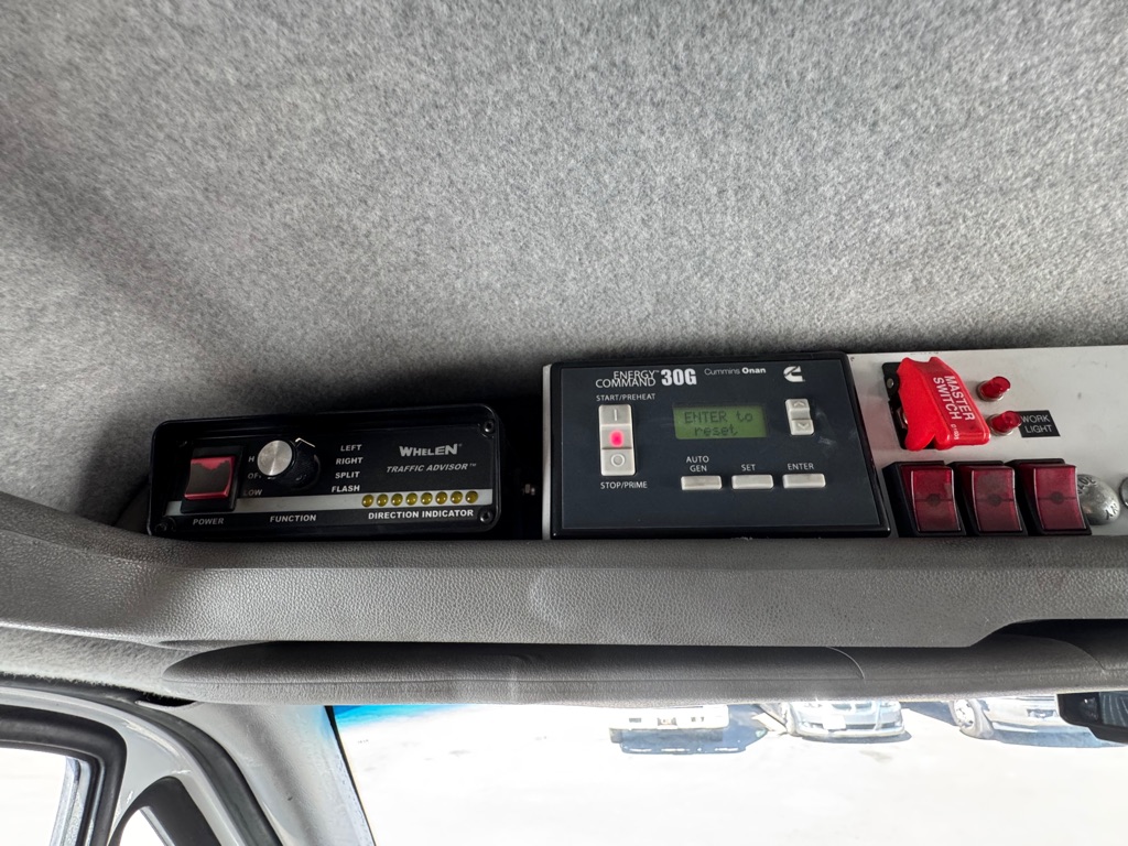 Photo 14 of this MERCEDES-BENZ SPRINTER