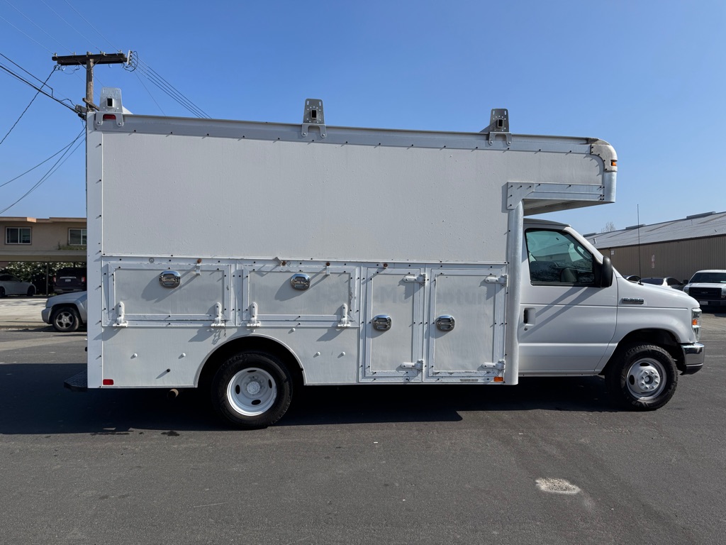 Photo 5 of this FORD ECONOLINE