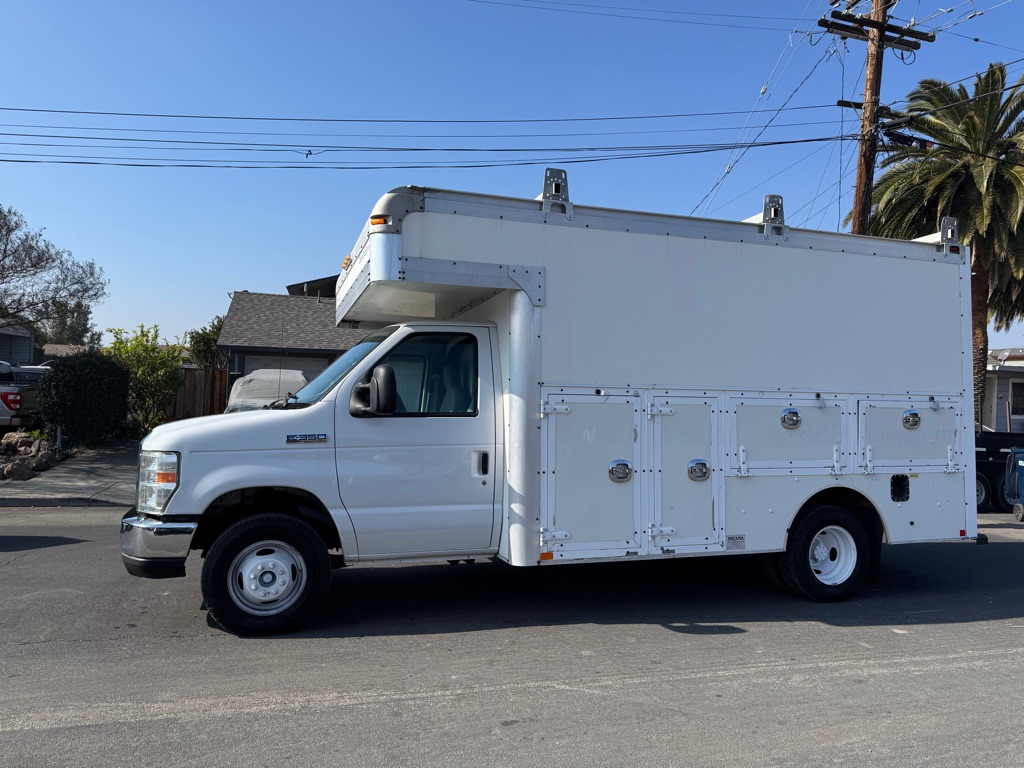 Photo 4 of this FORD ECONOLINE