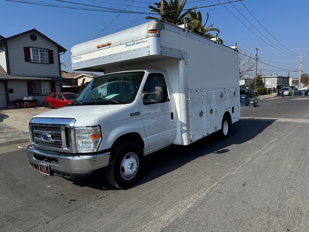 2017 FORD ECONOLINE