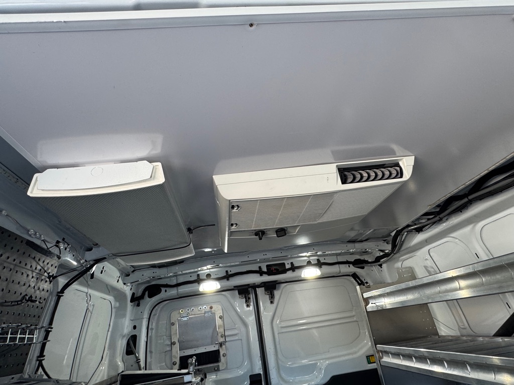 Photo 22 of this FORD TRANSIT