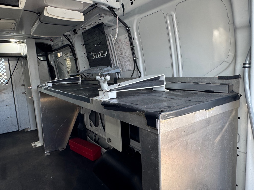 Photo 7 of this FORD TRANSIT
