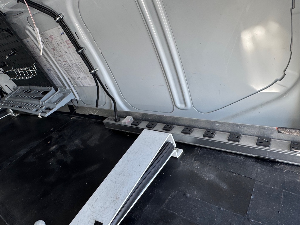 Photo 10 of this FORD TRANSIT