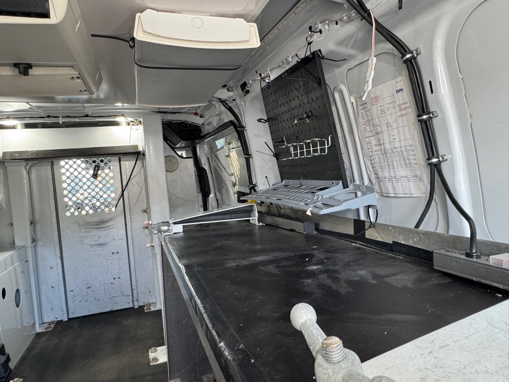 Photo 6 of this FORD TRANSIT