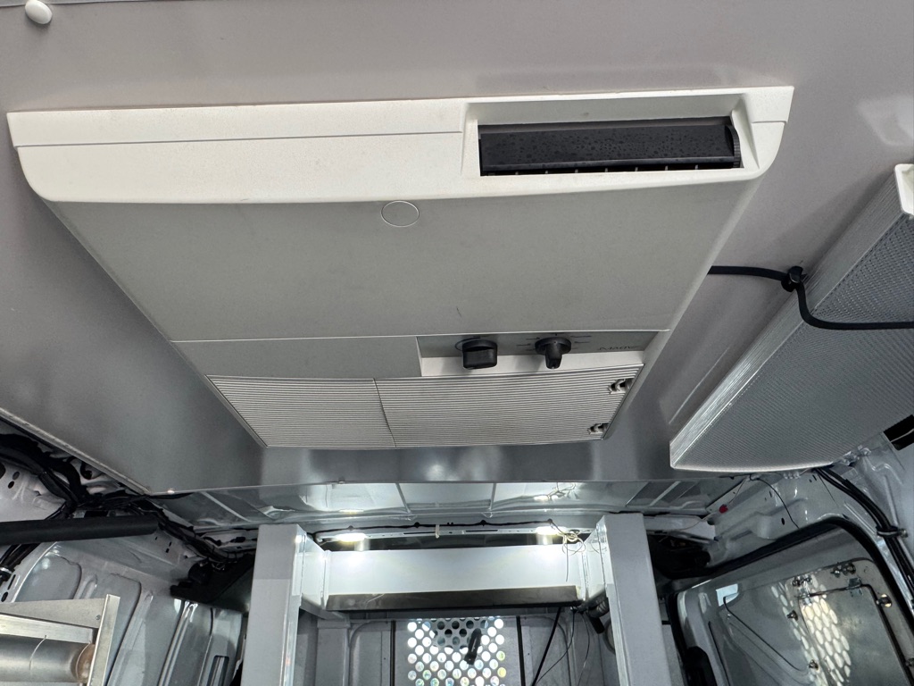 Photo 11 of this FORD TRANSIT