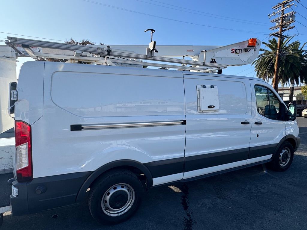 Photo 15 of this FORD TRANSIT