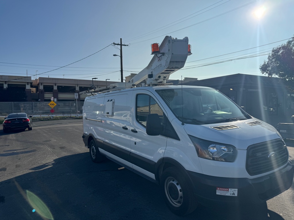 Photo 25 of this FORD TRANSIT