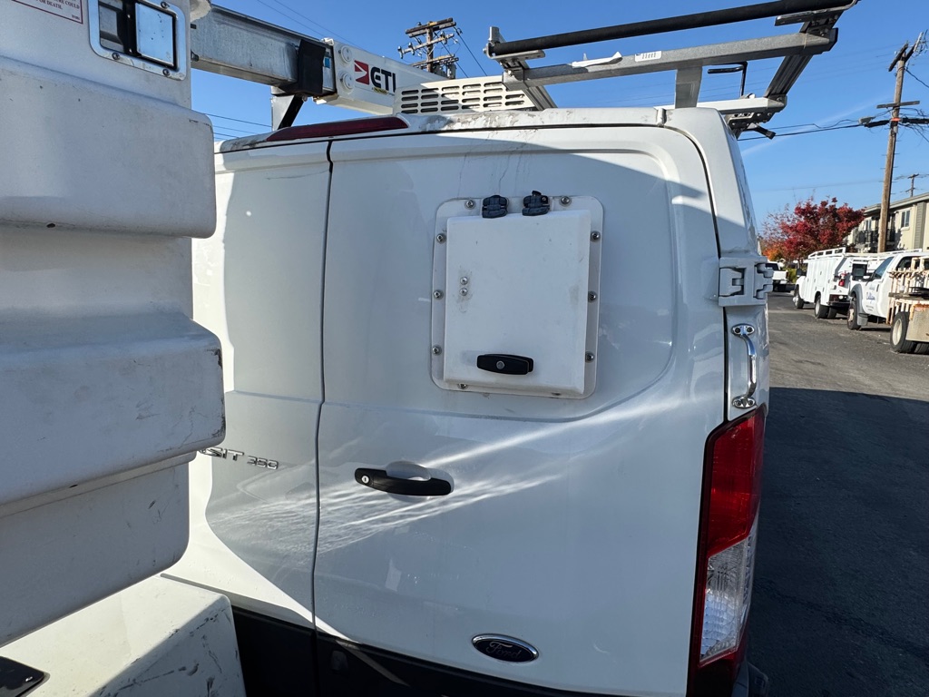Photo 16 of this FORD TRANSIT