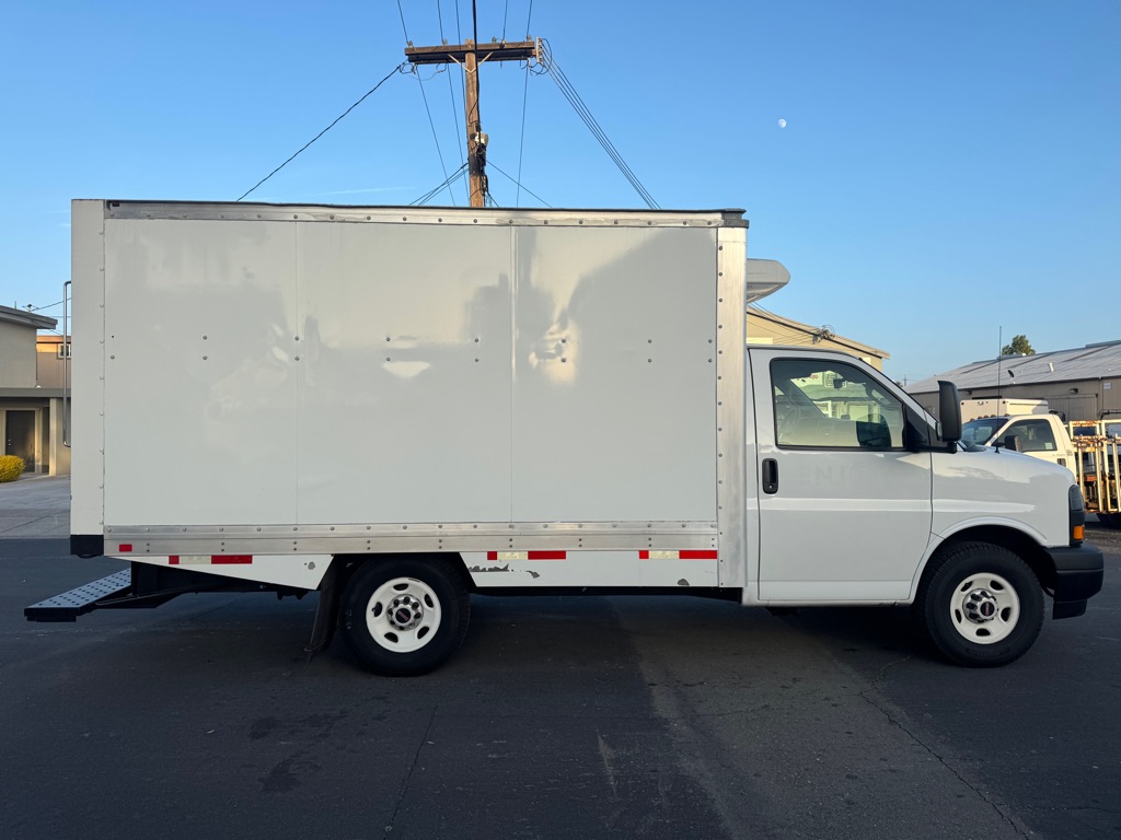 Photo 8 of this GMC SAVANA