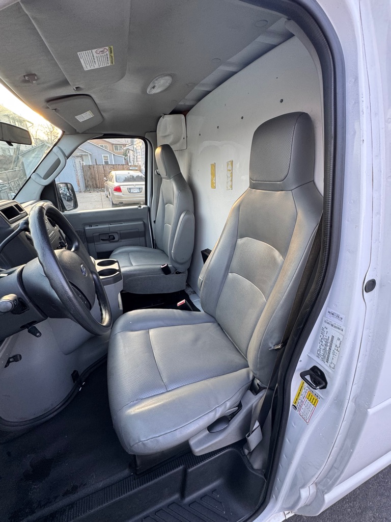 Photo 15 of this FORD ECONOLINE