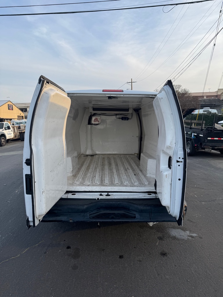 Photo 6 of this FORD ECONOLINE