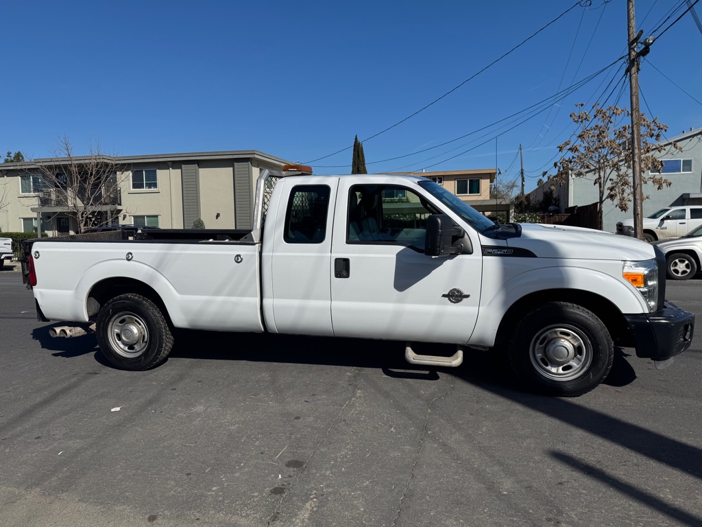 Photo 4 of this FORD F250