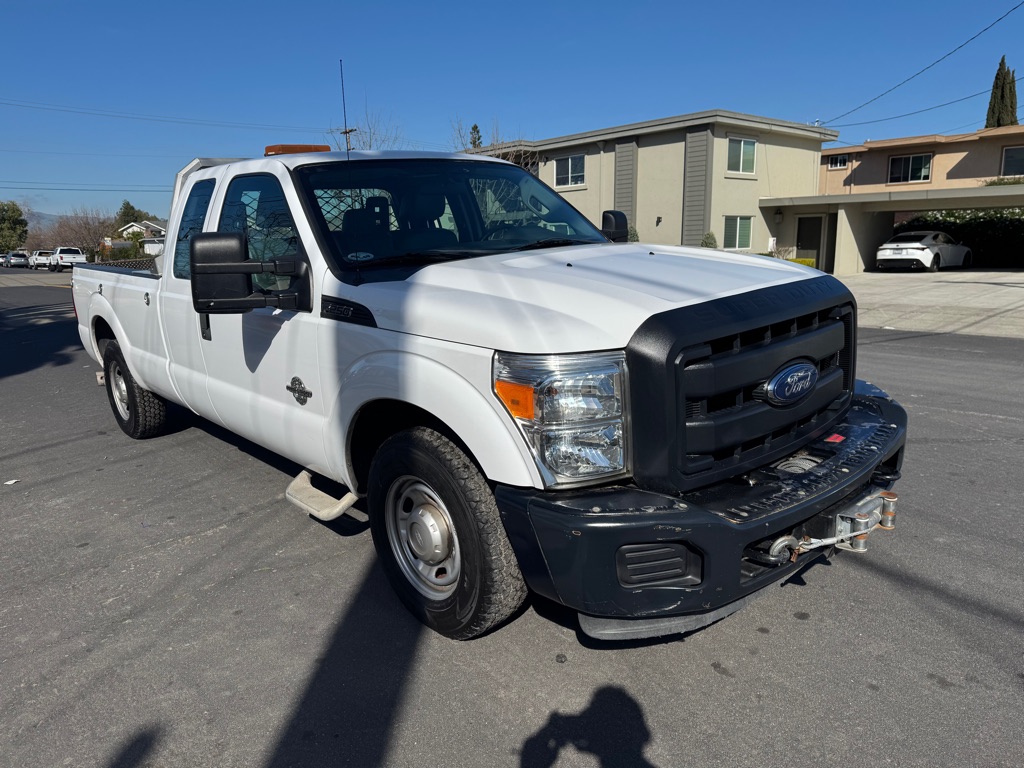 Photo 2 of this FORD F250