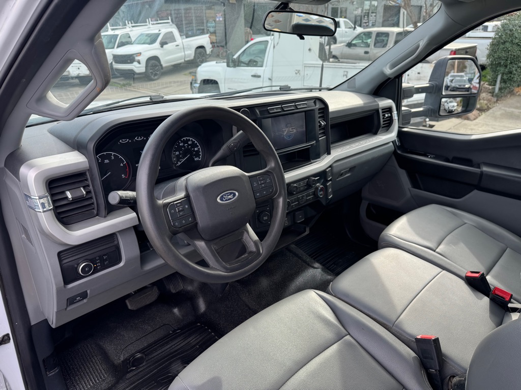 Photo 15 of this FORD F450