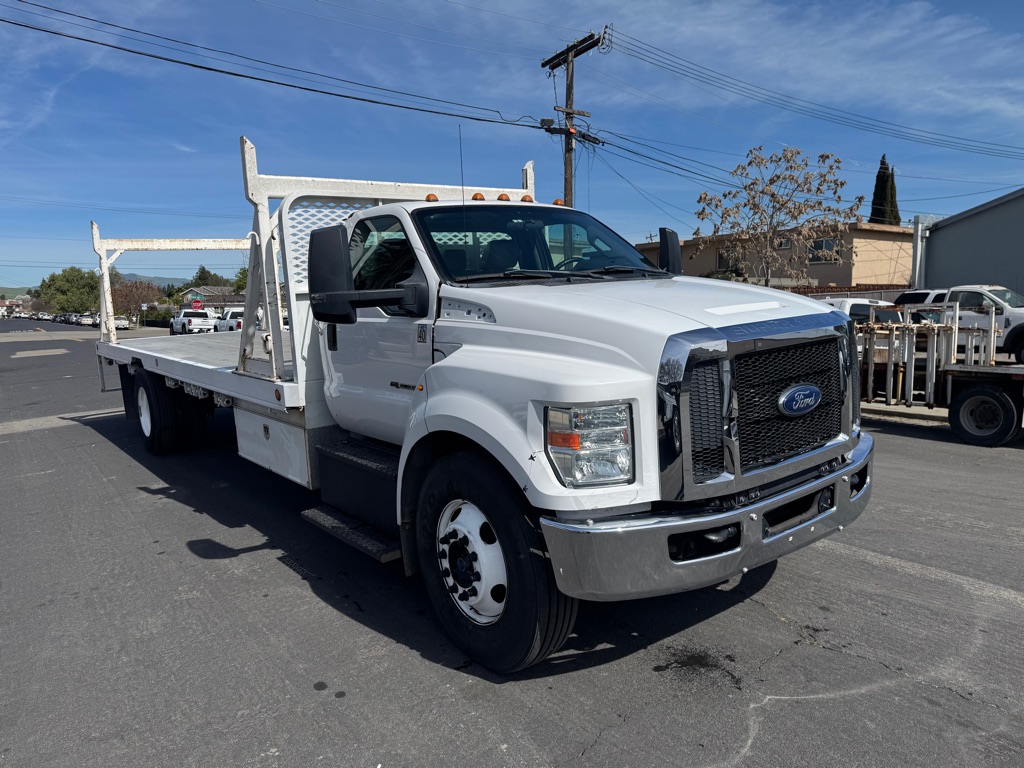 Photo 2 of this FORD F650