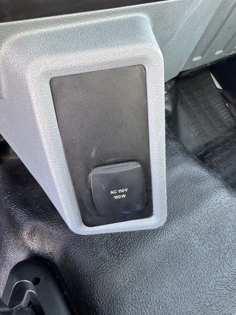 Photo 15 of this FORD F650