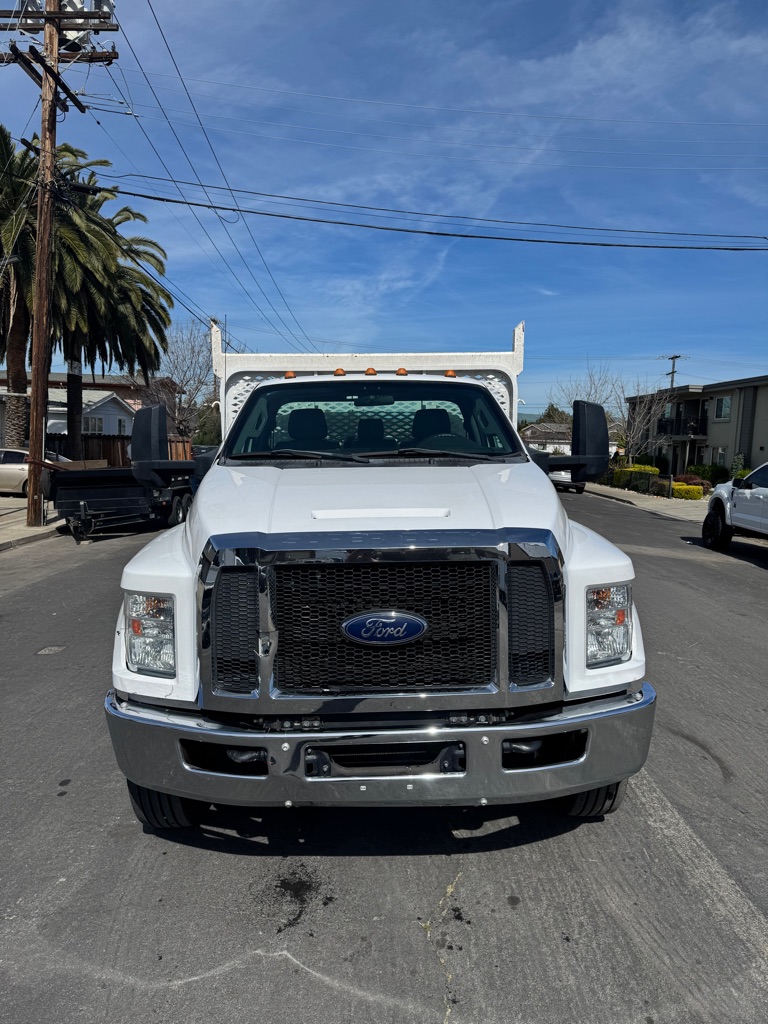Photo 3 of this FORD F650