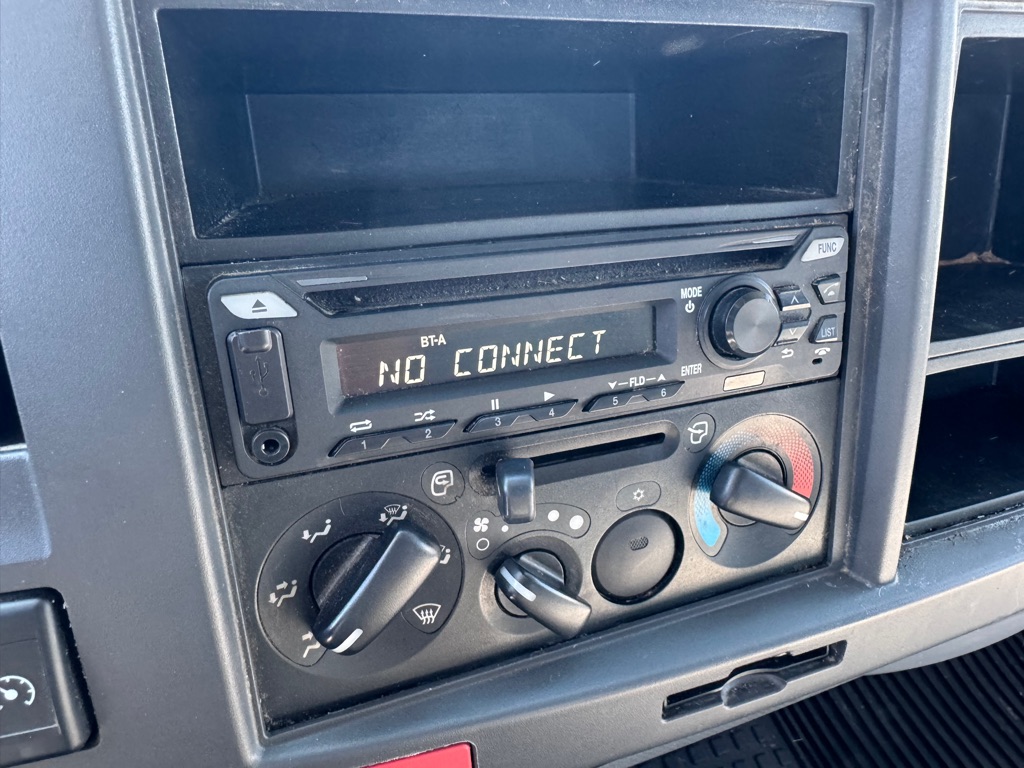 Photo 16 of this ISUZU NRR