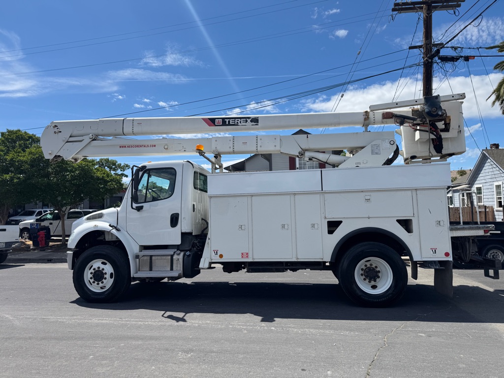 Photo 6 of this FREIGHTLINER M2-106