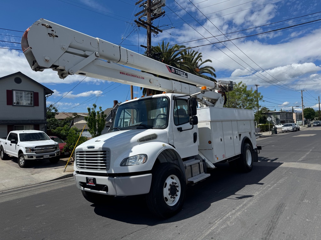 Photo 3 of this FREIGHTLINER M2-106