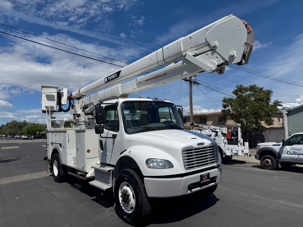 Photo 2 of this FREIGHTLINER M2-106