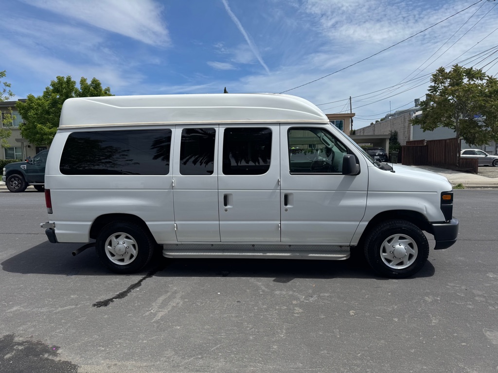 Photo 5 of this FORD ECONOLINE