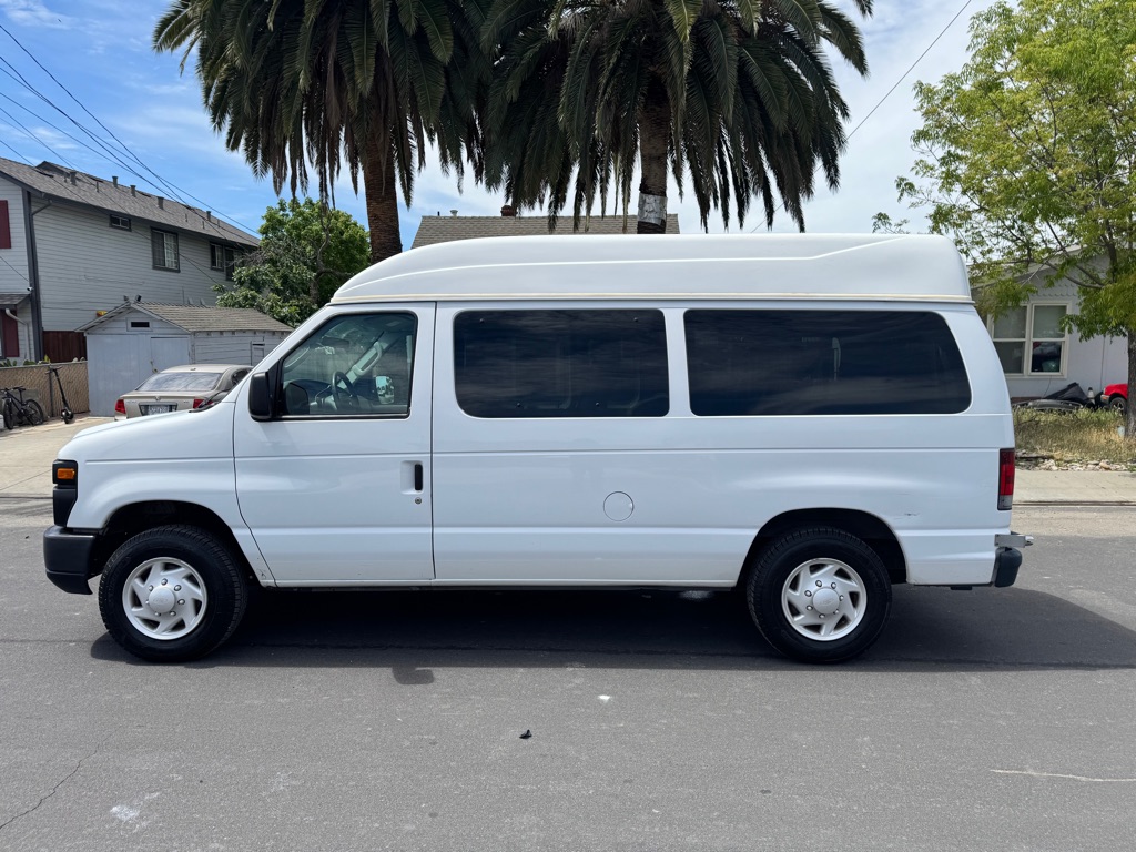 Photo 6 of this FORD ECONOLINE